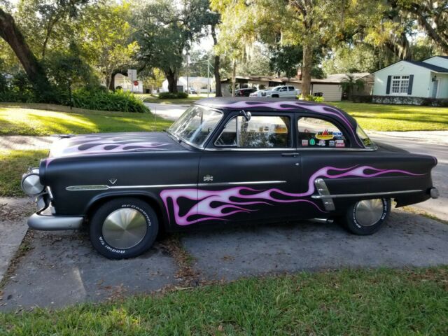 Ford Crown Victoria 1953 image number 2