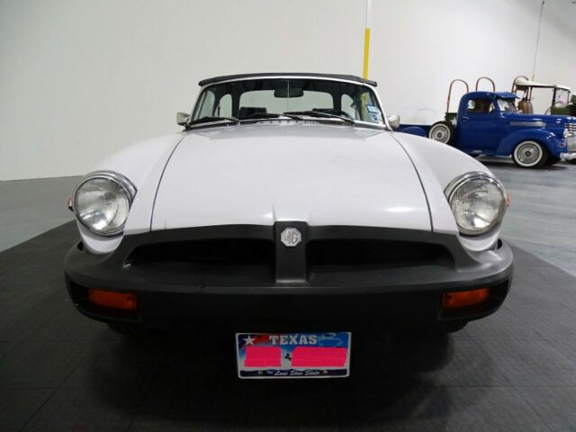 MG MGB 1974 image number 10