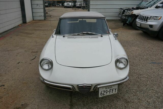 Alfa Romeo Spider 1967 image number 22