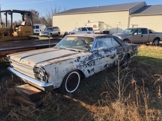 Ford Galaxie 1966 image number 10