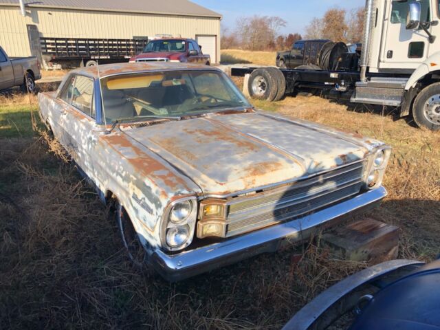 Ford Galaxie 1966 image number 4