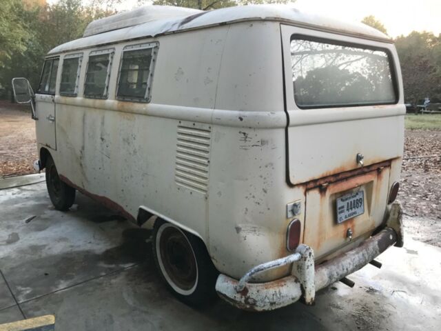 Volkswagen Bus/Vanagon 1967 image number 3