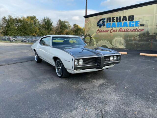 Pontiac Le Mans 1969 image number 1