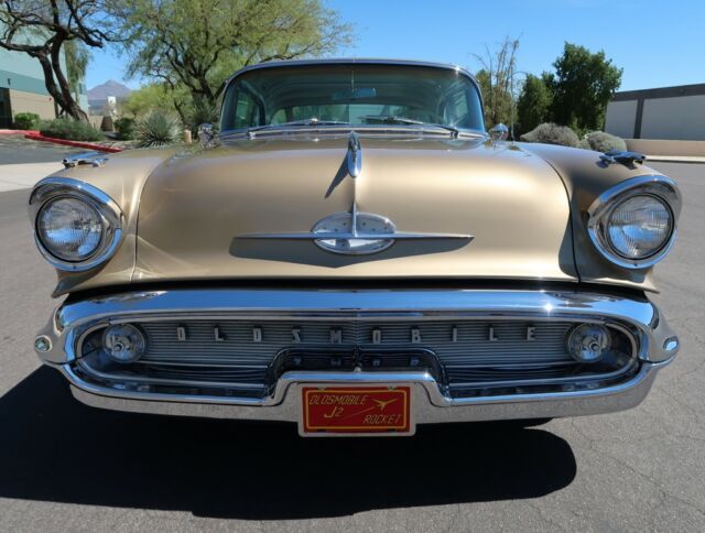 Oldsmobile Eighty-Eight 1957 image number 1