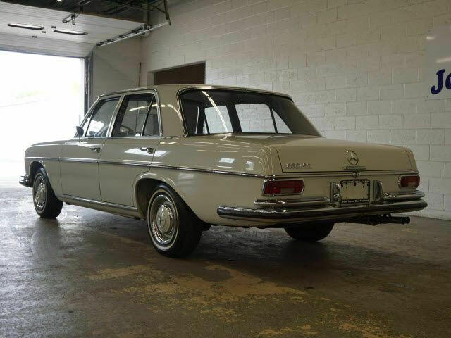 Mercedes-Benz 250 SE 1968 image number 14