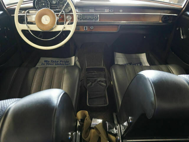 Mercedes-Benz 250 SE 1968 image number 15