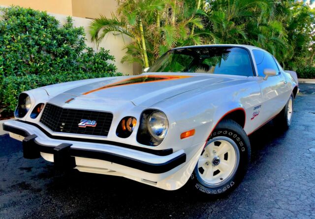 Chevrolet Camaro 1977 image number 0