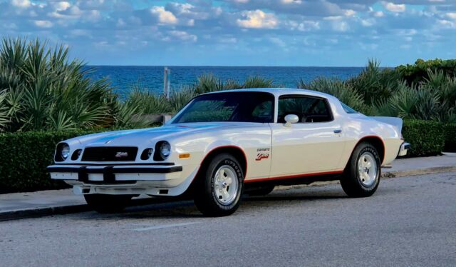 Chevrolet Camaro 1977 image number 1