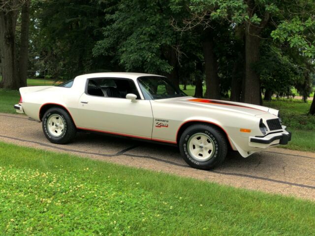 Chevrolet Camaro 1977 image number 29