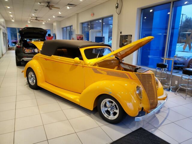 Ford COUPE CABRIOLET 1937 image number 24