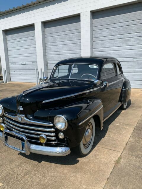 Ford Super Deluxe 1947 image number 14