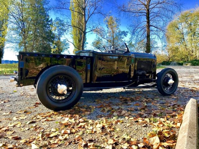 Ford Roadster Pick Up 1932 image number 1