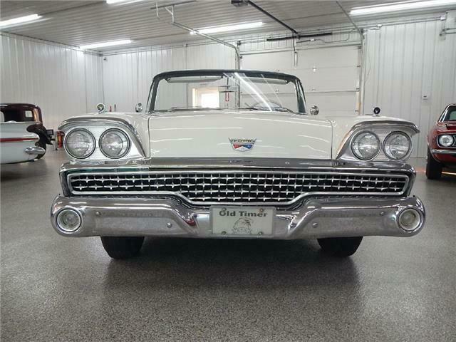 FORD FAIRLANE 500 SKYLINER 1959 image number 25