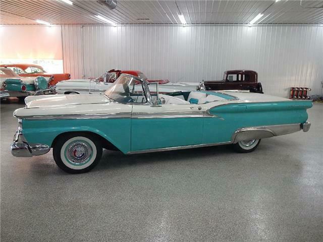 FORD FAIRLANE 500 SKYLINER 1959 image number 29