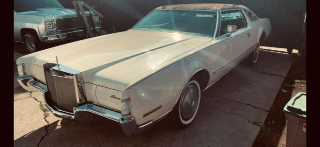 Lincoln Continental 1972 image number 27