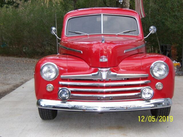 Ford Deluxe 1947 image number 1