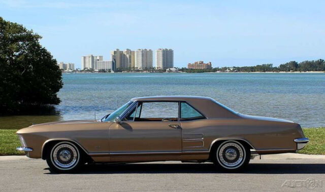 Buick Riviera 1964 image number 1