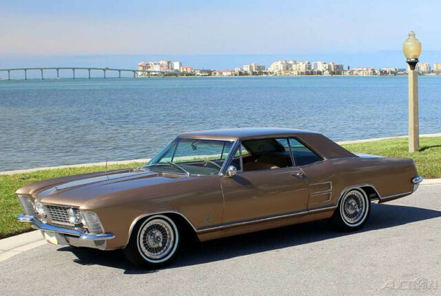 Buick Riviera 1964 image number 2