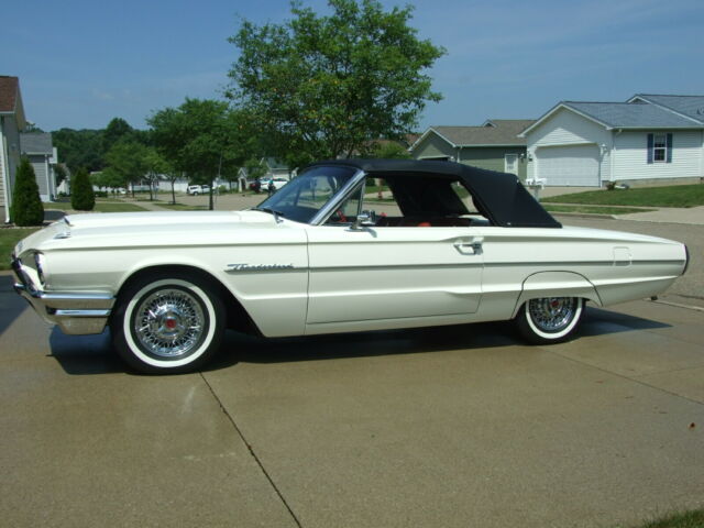 Ford Thunderbird 1964 image number 4