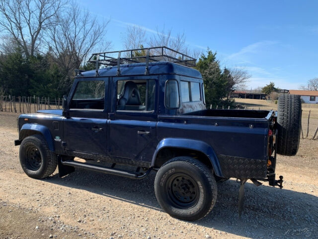 Land Rover Defender 1900 image number 8