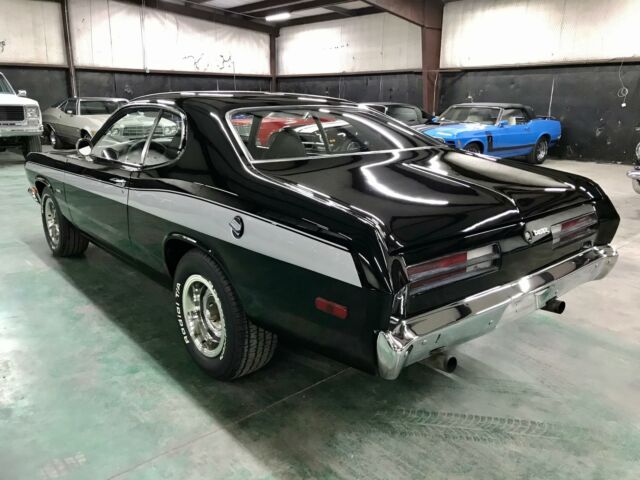 Plymouth Duster 1972 image number 2