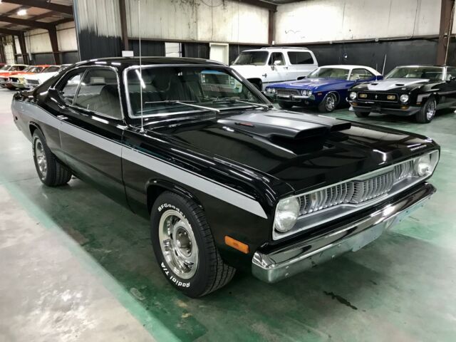 Plymouth Duster 1972 image number 6