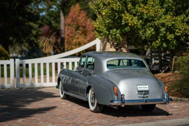 Rolls-Royce Silver Cloud 1958 image number 17