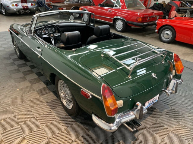 MG MGB 1970 image number 10