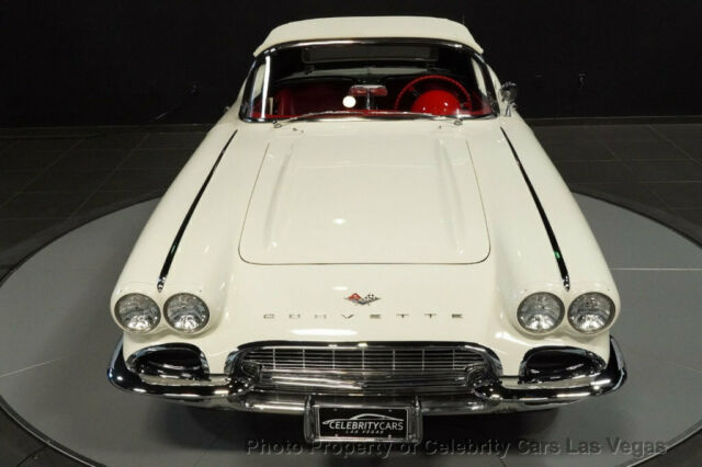 Chevrolet Corvette 1961 image number 10