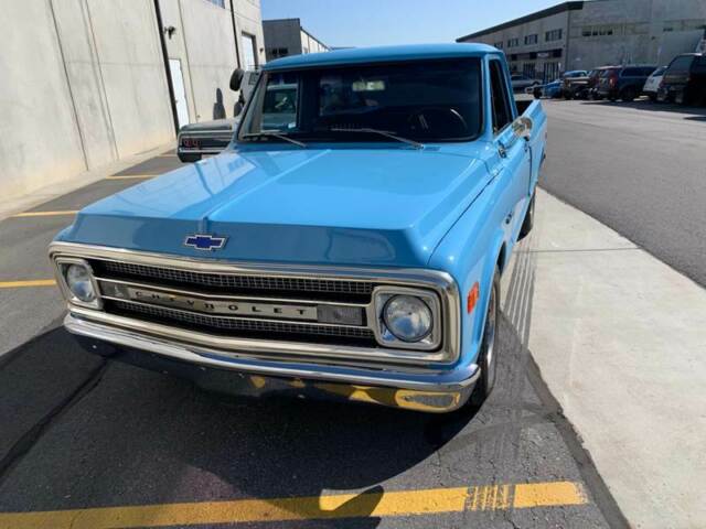 Chevrolet C/K Pickup 1500 1969 image number 2