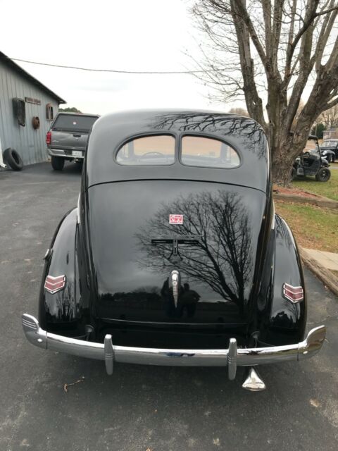 Ford sedan 1940 image number 2