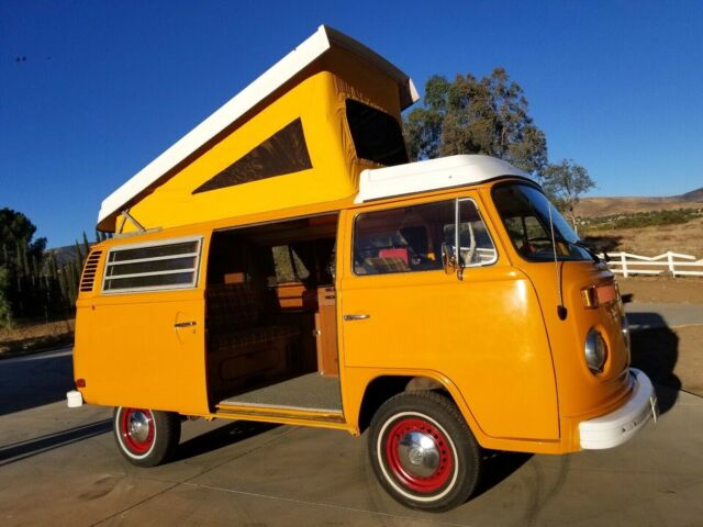 Volkswagen Bus/Vanagon 1975 image number 0