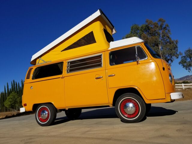 Volkswagen Bus/Vanagon 1975 image number 1