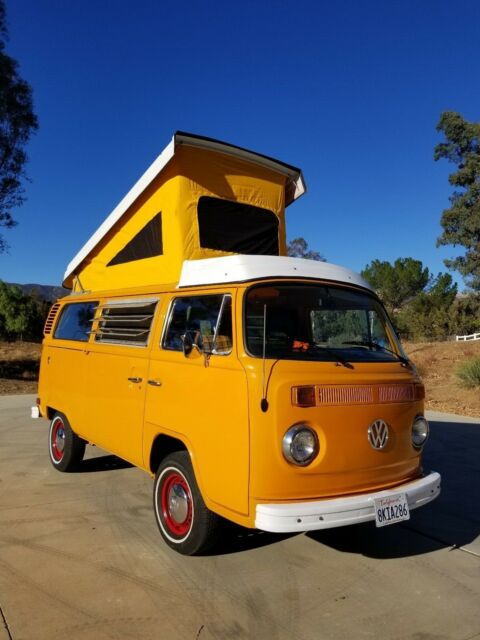 Volkswagen Bus/Vanagon 1975 image number 27