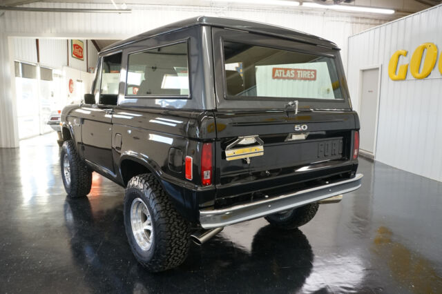 Ford Bronco 1977 image number 16