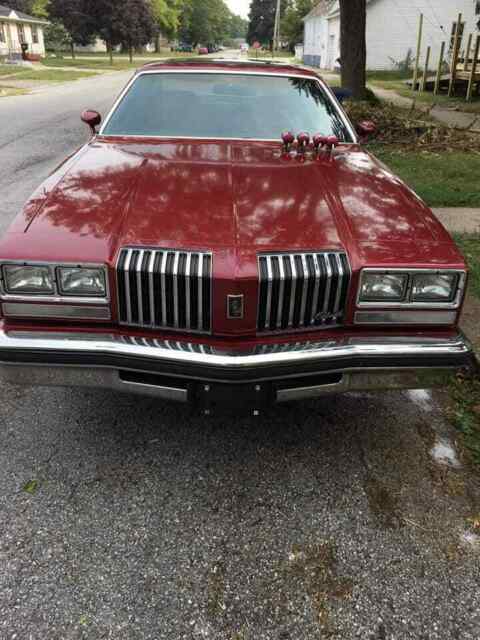 Oldsmobile Cutlass 1976 image number 13