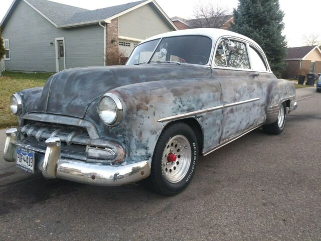 Chevrolet Styleline Deluxe 1952 image number 0