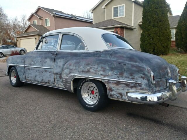 Chevrolet Styleline Deluxe 1952 image number 2