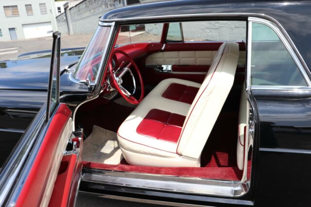 Lincoln Continental 1956 image number 2