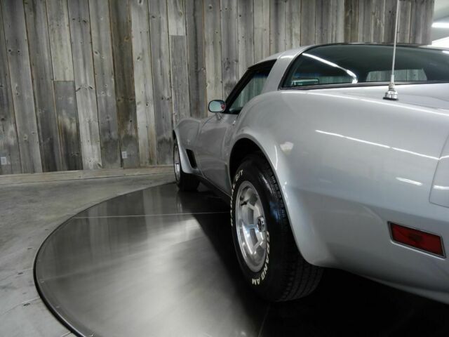 Chevrolet Corvette 1979 image number 10