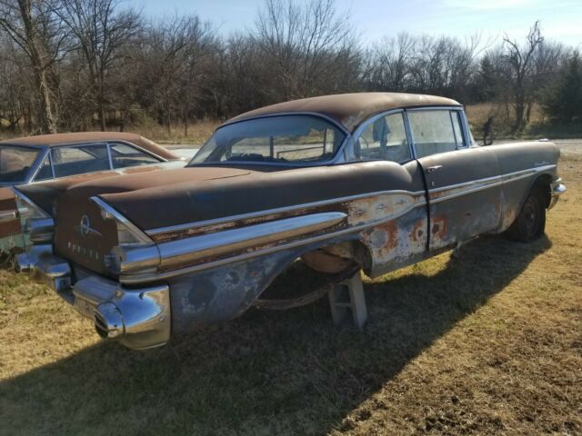 Pontiac Chieftain 1957 image number 4