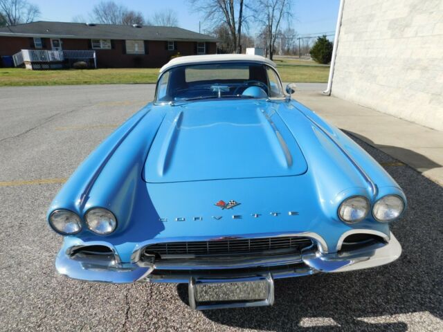 Chevrolet Corvette 1961 image number 27