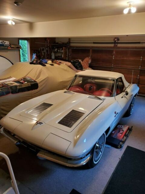 Chevrolet Corvette 1963 image number 0