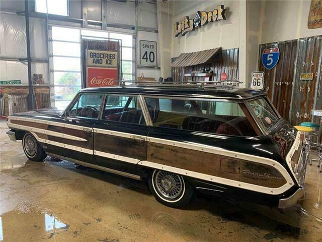 Ford Country Squire Wagon 1964 image number 30