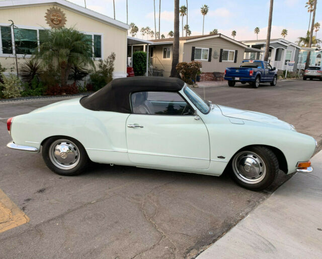 Volkswagen Karmann Ghia 1970 image number 20