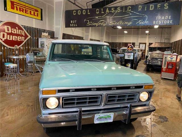 Ford F-250 1977 image number 2