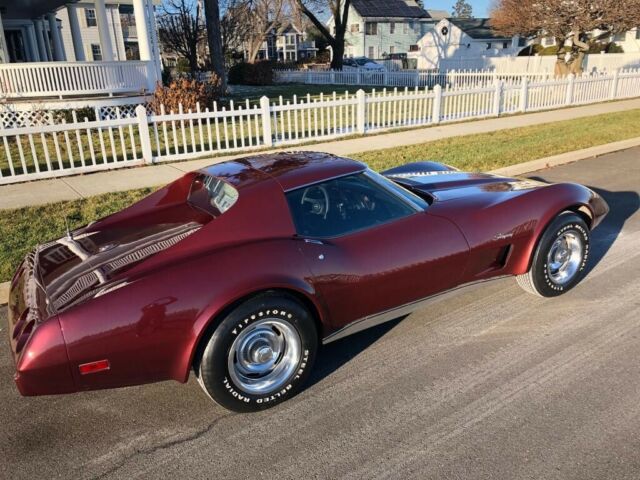 Chevrolet Corvette 1976 image number 29