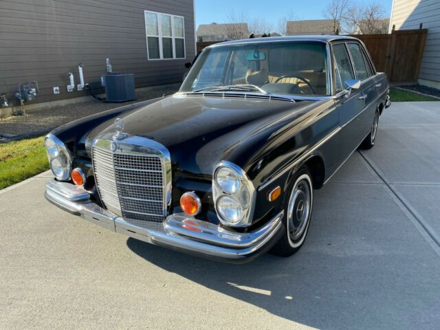 Mercedes-Benz S-Class 1973 image number 23