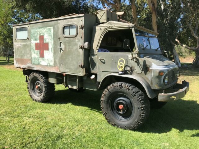 Mercedes-Benz Unimog 404s 1969 image number 24