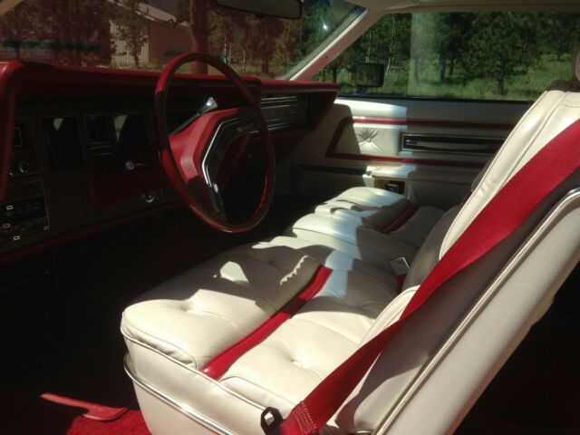 Lincoln Continental 1976 image number 21